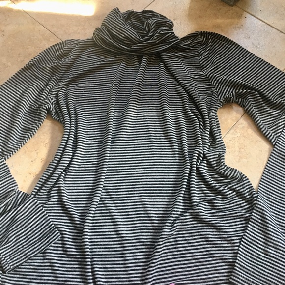 Turtle Neck - Picture 6 of 7